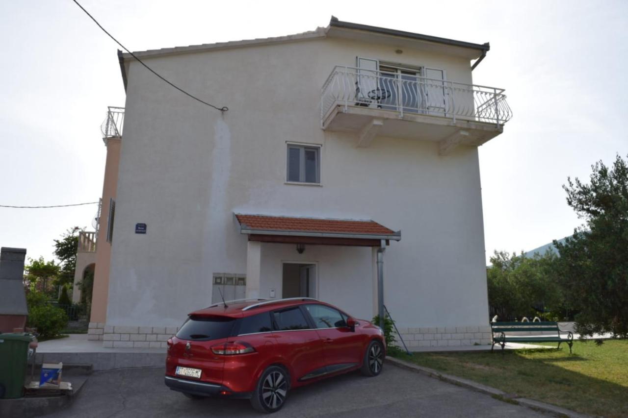 Apartments Marta Kaštel Novi Exteriör bild