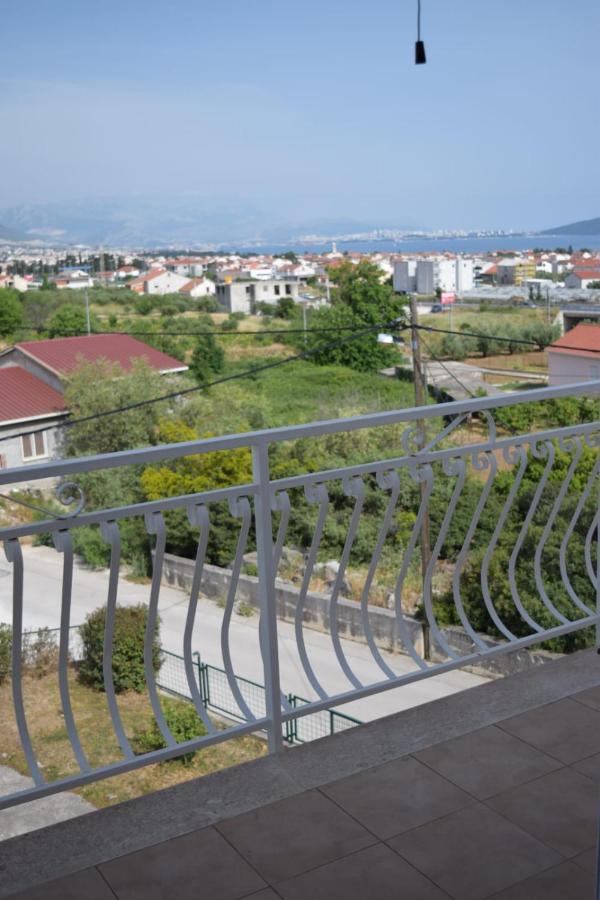 Apartments Marta Kaštel Novi Exteriör bild