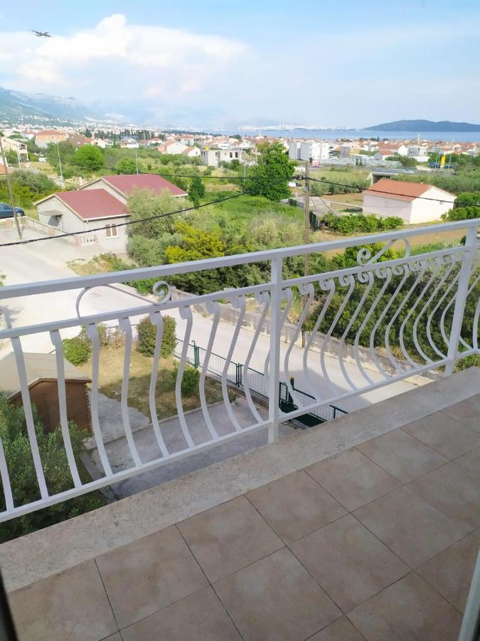 Apartments Marta Kaštel Novi Exteriör bild