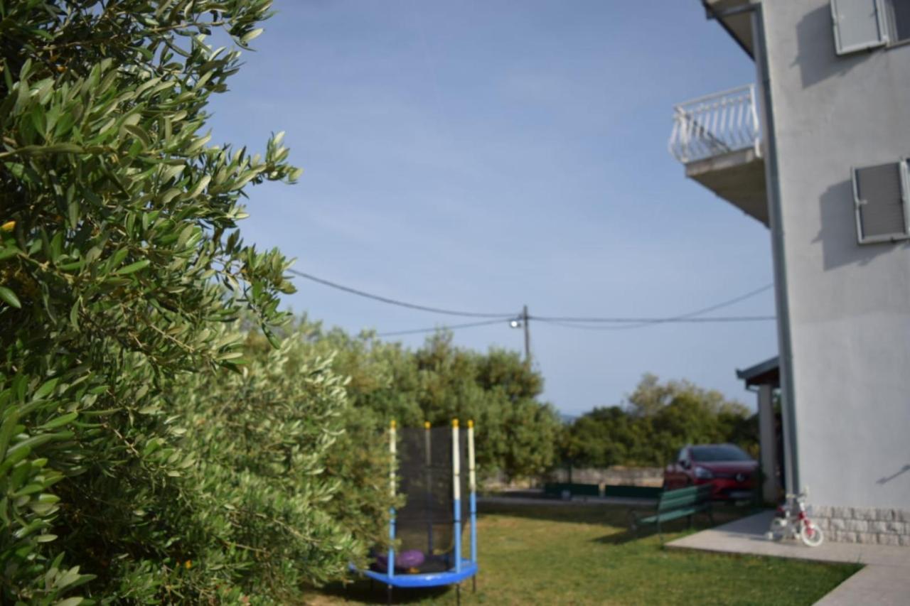 Apartments Marta Kaštel Novi Exteriör bild